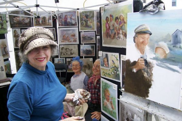 Renowned artist and scultpor Dianne Dengel painted her lovable characters onsite