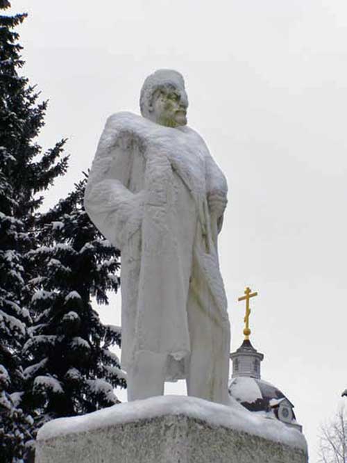 Ленин под снегом