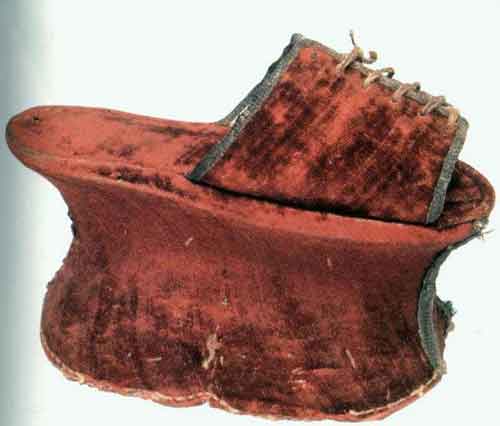 http://pepsimist.ru/wp-content/uploads/2009/07/shoes/Bata_Shoe_Museum_Toronto_2.jpg