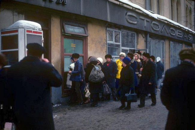 Горячие пончики на улице Горького, 1975 год.