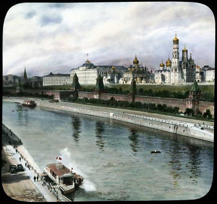 Вид на Кремль с набережной