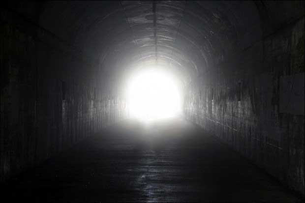 Светящийся тоннель или черная дыра