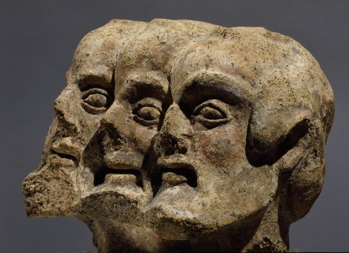 Трехголовый демон. Фрагмент этрусского барельефа, Италия, 5 век до н.э.